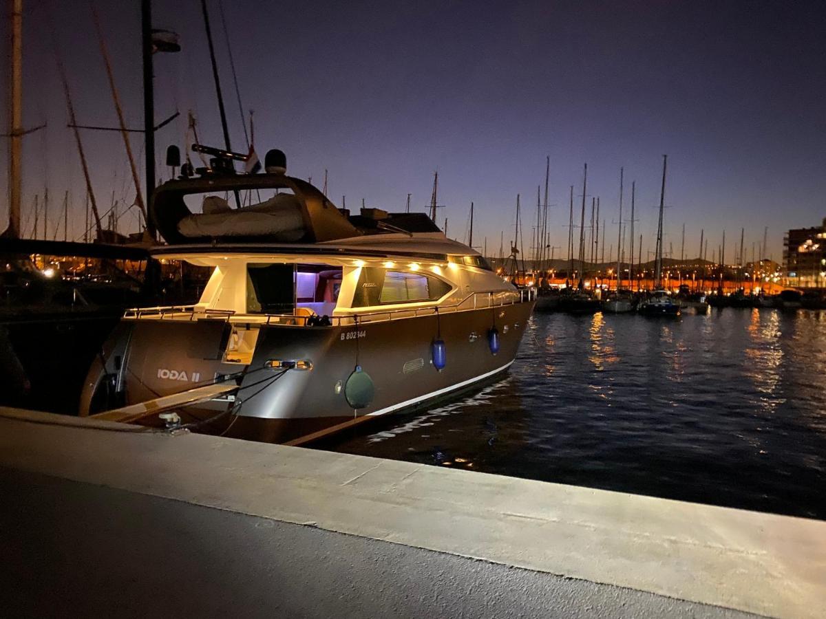 Hotel Motoryacht 21 Avec Equipage Barcelona Exteriér fotografie