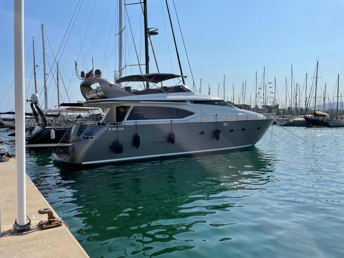 Hotel Motoryacht 21 Avec Equipage Barcelona Exteriér fotografie