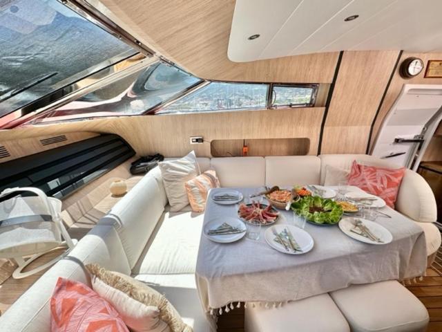 Hotel Motoryacht 21 Avec Equipage Barcelona Exteriér fotografie