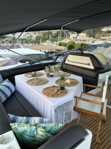 Hotel Motoryacht 21 Avec Equipage Barcelona Exteriér fotografie