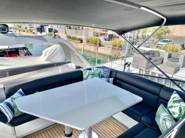 Hotel Motoryacht 21 Avec Equipage Barcelona Exteriér fotografie