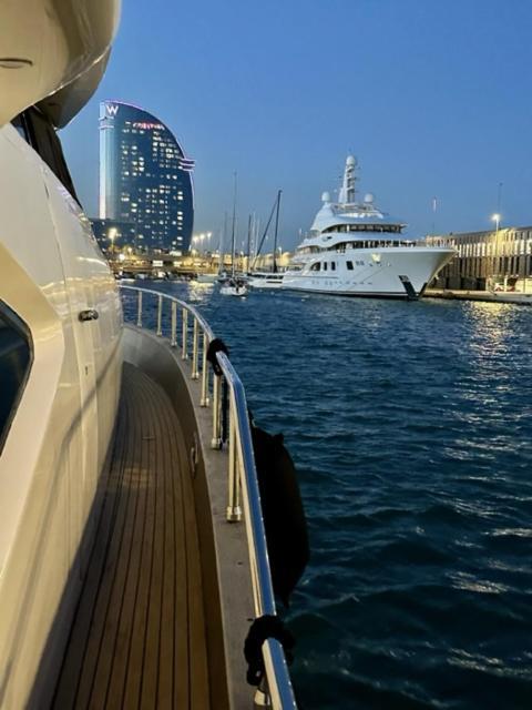 Hotel Motoryacht 21 Avec Equipage Barcelona Exteriér fotografie