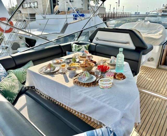Hotel Motoryacht 21 Avec Equipage Barcelona Exteriér fotografie